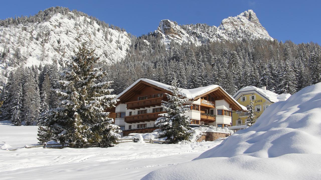 Garni Hotel Rosengarten B&B Wolkenstein in Gröden Exterior foto
